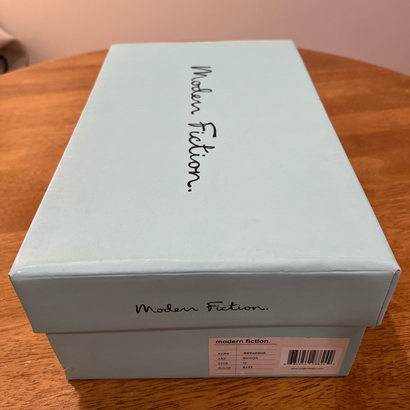 Modern Fiction Casual Sneaker - Picture 2 of 7